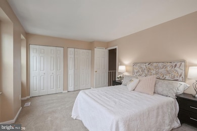2090 Pilgrim Dr, Woodbridge, VA 22192 - photo 4