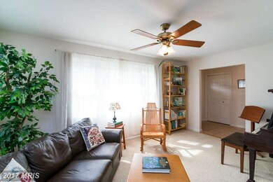 5809 Dale Dr, Sykesville, MD 21784 - photo 4