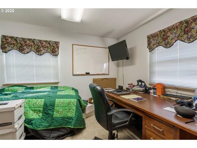 705 Queen Ave SW, Albany, OR 97321 - photo 7