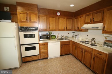 11750 Carriage House Dr, Silver Spring, MD 20904 - photo 5