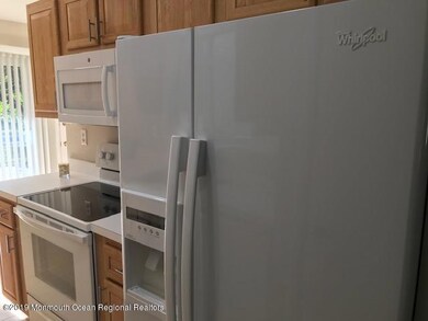 83 Overlook Way unit B, Manalapan, NJ 07726 - photo 6