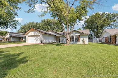 1112 W 20th St, Claremore, OK 74017 - photo 3