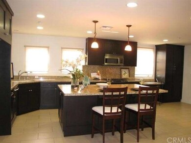 Spacious gourmet kitchen