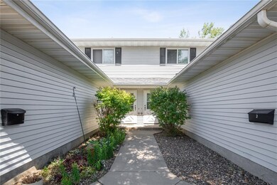 1200 Daleview Dr unit 3, Marion, IA 52302 - photo 2