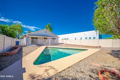 1414 E Weldon 00028