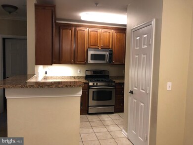 13020 Cabin Creek Rd, Herndon, VA 20171 - photo 4