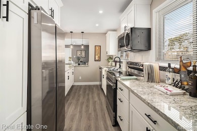 17638 New Hampshire Dr, Southfield, MI 48075 - photo 7