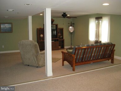 105 Sharon Dr, Winchester, VA 22602 - photo 4