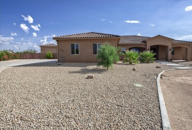 Side View of Garage/RV Garage & Gate