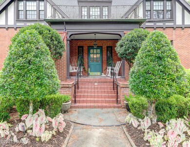 715 E Main St-5