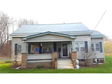 Inviting front porch!
