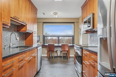 2 Claridge Dr unit 1CW, Verona, NJ 07044 - photo 6
