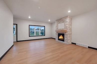 903 Moonbeam Ln, Francis Creek, WI 54220 - photo 5