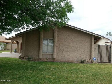 RT SIDE OF HOUSE