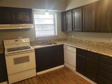 561 Lakeshore Dr, Ennis, TX 75119 - photo 3