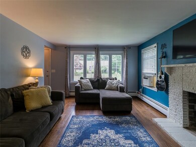 32 Darling St, Warwick, RI 02886 - photo 4