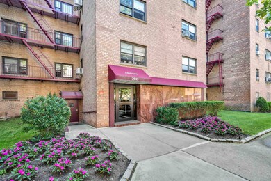 29-49 137th St unit 3L, Flushing, NY 11354 - photo 2