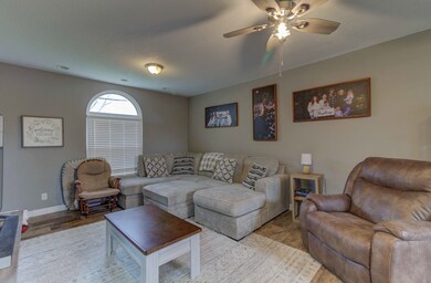 306 E Barker St, Tuscola, IL 61953 - photo 7