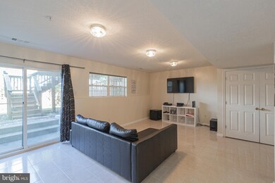 8110 Mallard Shore Dr, Laurel, MD 20724 - photo 6