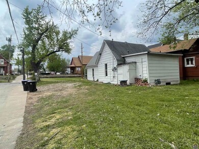 814 SW 5th St, Topeka, KS 66603 - photo 5