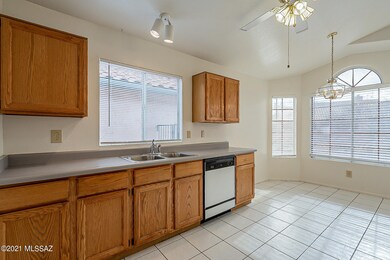 Nice casual dining area.