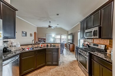 8699 Lanewood Dr, Houston, TX 77016 - photo 7