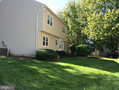 12750 Flat Meadow Ln, Herndon, VA 20171 - photo 2