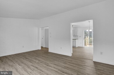 1049 Butter Ln, Reading, PA 19606 - photo 6