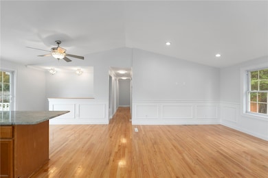 26 Carlton Ave, Warwick, RI 02889 - photo 3