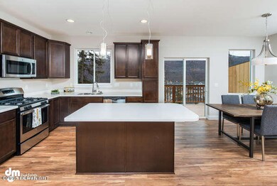 20206 Eagles Nest Court-small-005-17-Mai