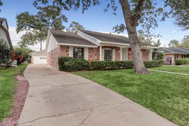 1611 Droxford Dr, Houston, TX 77008 - photo 3