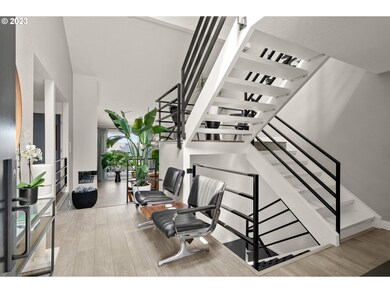Living Room/Entrance