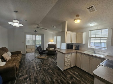 610 Wilderness Cir unit RH610, Sebring, FL 33872 - photo 2