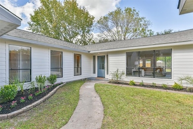 505 Point Clear Dr, Friendswood, TX 77546 - photo 3