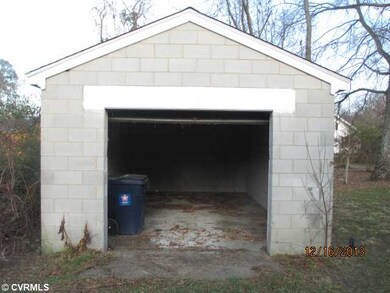 Parking Lot/Garage