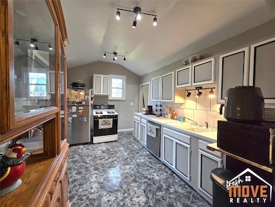 320 S Farmland Rd, Garden City, KS 67846 - photo 6