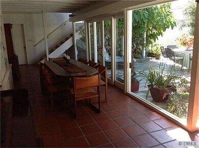 Dining room leads to 2nd floor master suite