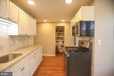 3303 Huntley Square Dr unit C2, Temple Hills, MD 20748 - photo 2