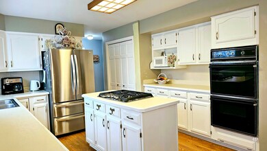 2220 Crabtree Ln, Algonquin, IL 60102 - photo 7