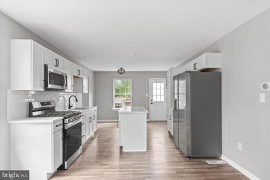 125 Pine Ave, Runnemede, NJ 08078 - photo 2