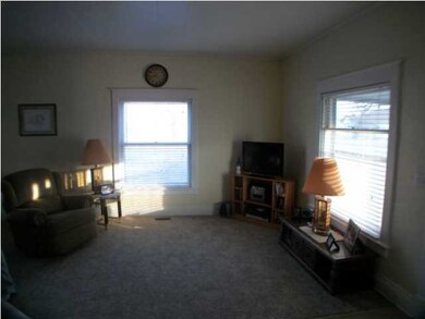 Living room with plenty of sunlight