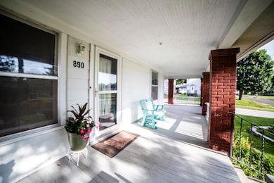 890 S Redman Ave, Marshall, MO 65340 - photo 2