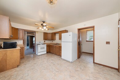 1135 Ridgeway Ave, Aurora, IL 60506 - photo 3