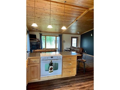 Dining area facing living rm.jpg