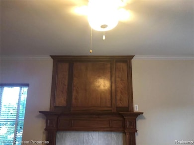 Detailed view of ornamental molding