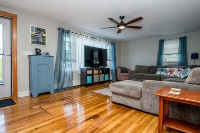 36 Arnold St, South Dartmouth, MA 02748 - photo 3