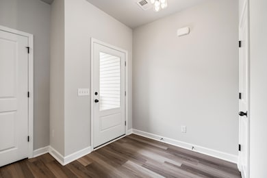 582 McLernon Trace-Entryway-1