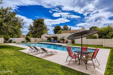 56 Exterior Pool