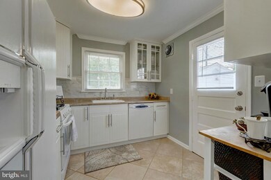 7505 Billsam Ct, Lorton, VA 22079 - photo 7