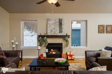 5697 Kenai Fjords Loop-large-011-Living